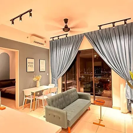 Luxury 1Br Service Apartment With Balcony Trion Kl